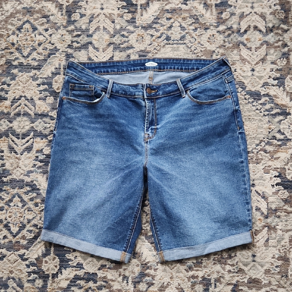 Old Navy Bemurda Jean Shorts